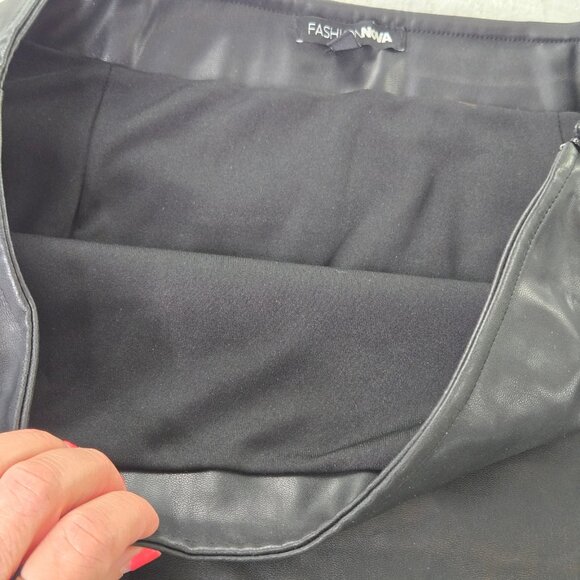 🎄 Fashion Nova EUC faux leather lace mini skirt XL Juniors black - Picture 8 of 14